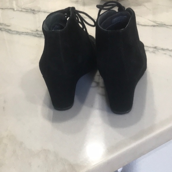 Vionic boots - Picture 3 of 7